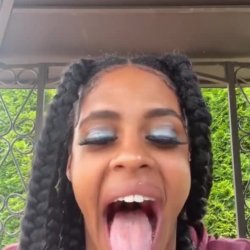 Baddie With Long Tongue😍
