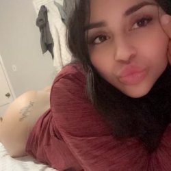Petite Latina Elizabeth exposed