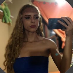 NOVINHA DA BUCETA GRANDE VAZADA