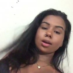 Novinha morena indiazinha baixa renda do peitão gostoso