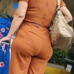 GILF BOOTY