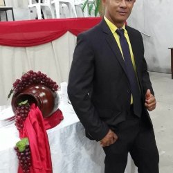 Pastor comendo a fiel