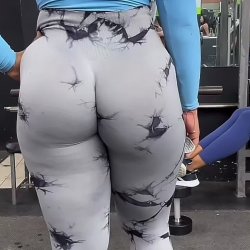 Sexy ladies at the gym