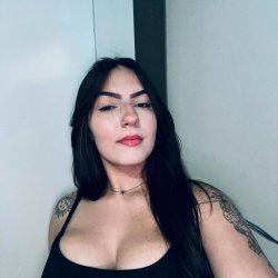 Famosinha putinha do instagram vazada, quem quiser os videos e fotos dela chamar lá no tele @Tz2026m