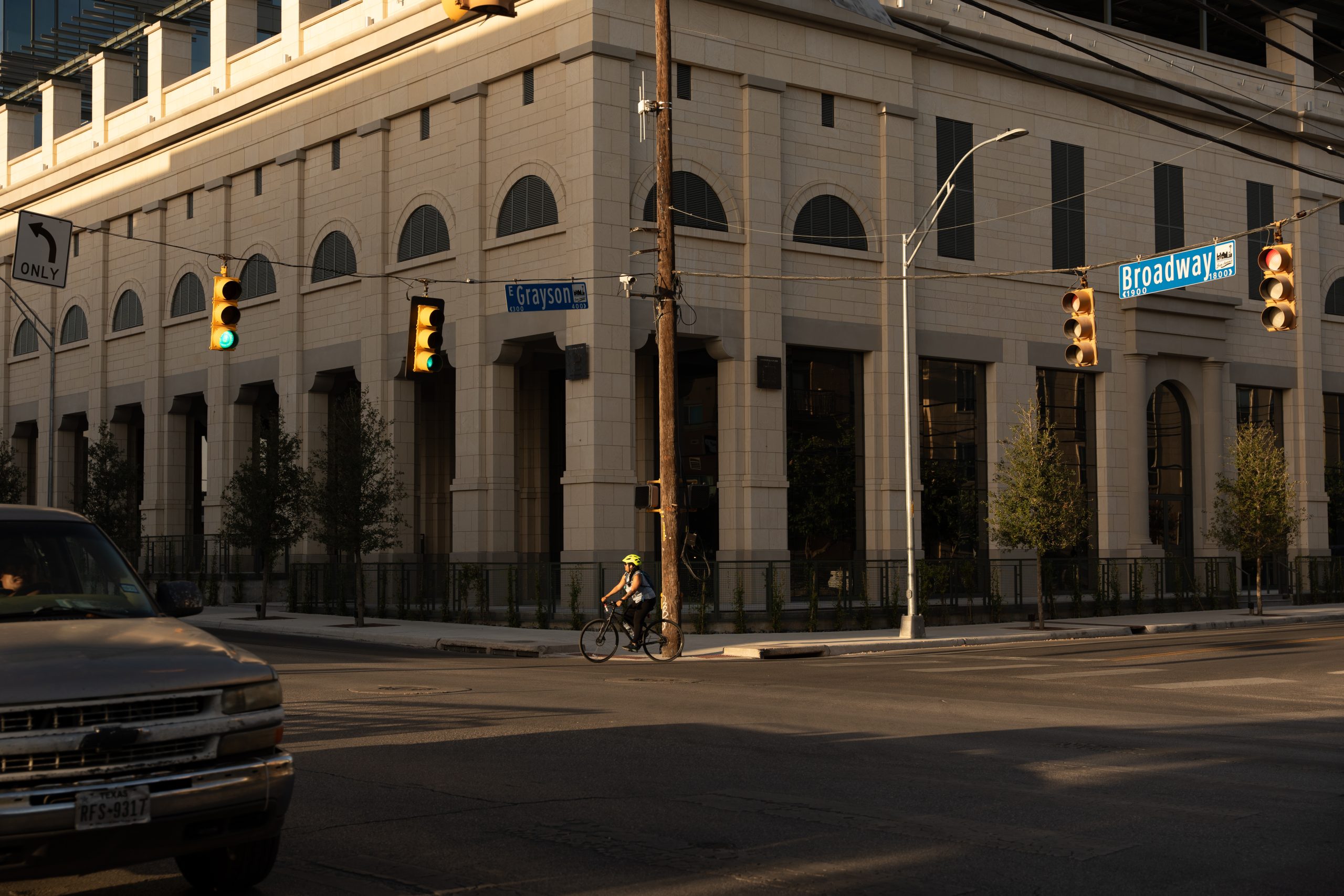 San Antonio abandons plan to redo portion of Broadway