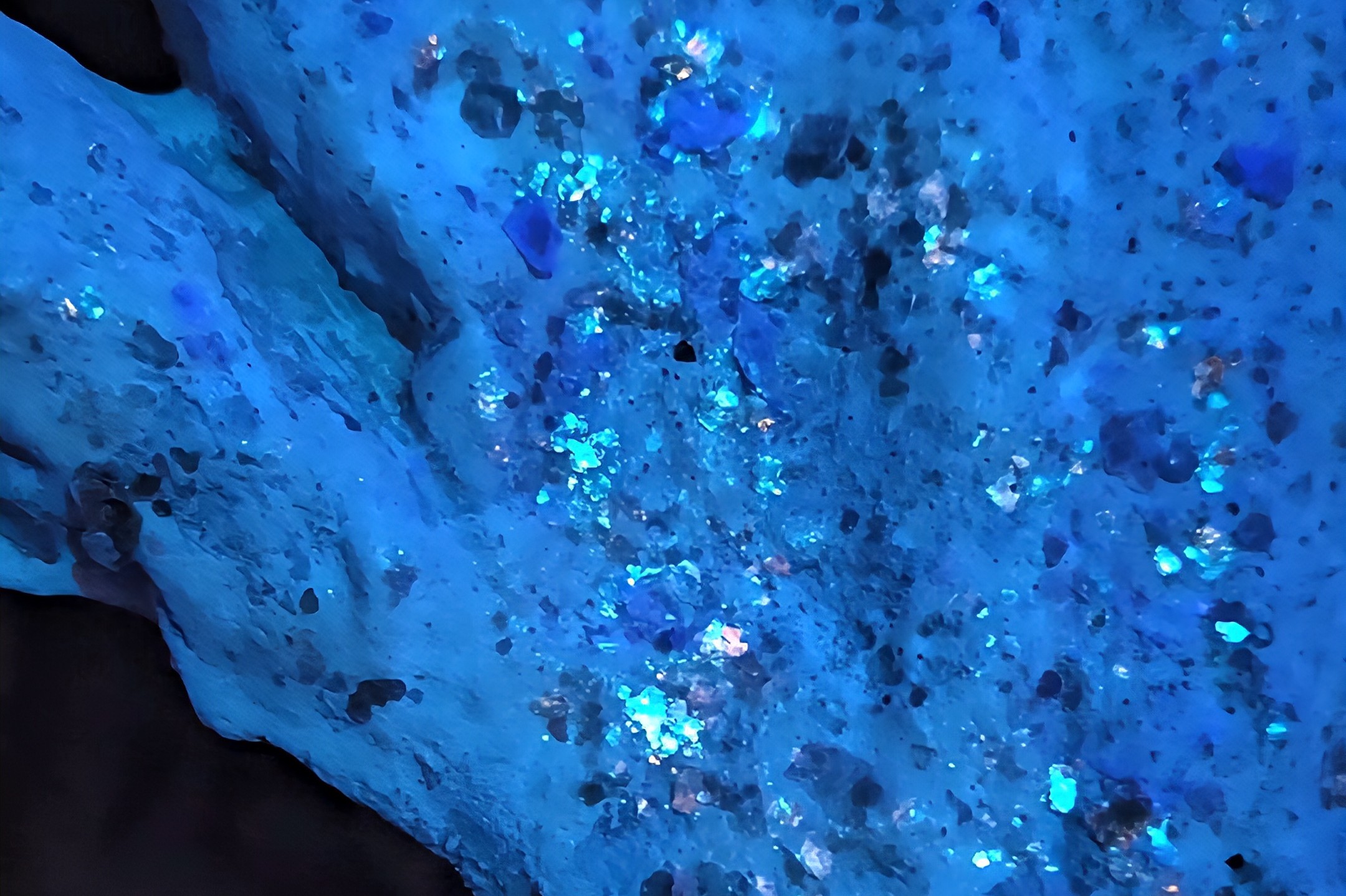 Graue oder Blaue Grotte? Putz, Farbe und Glitzer - Phänomene der Oberflächengestaltung in der Venusgrotte | Blog der Bayerischen Schlösserverwaltung