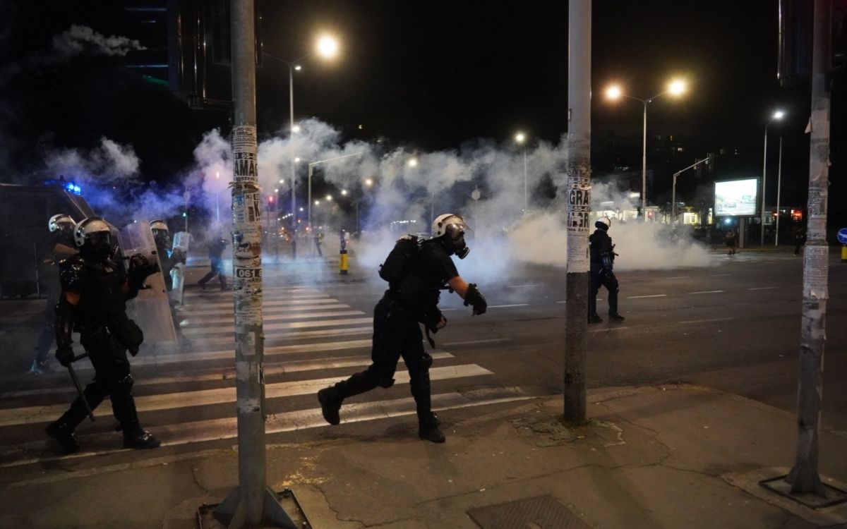 „MOSKVA OBEĆALA DA NEĆE OSTATI NEMA“: Evo šta britanski BBC piše o protestima i nasilju u Srbiji! | Serbiantimes.info