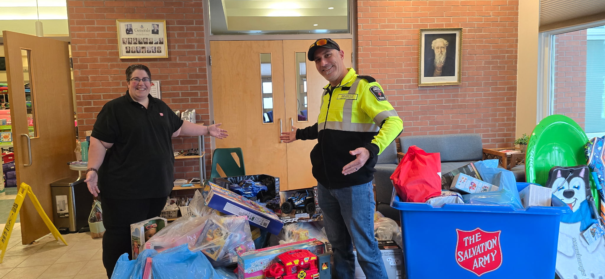 County of Simcoe Paramedic Services Make Spirits Bright with Success of 23rd Annual Food & Toy Drive - Simcoe County
