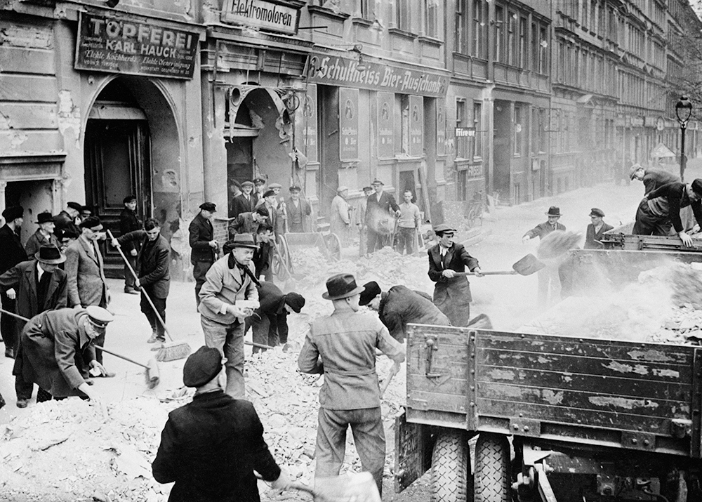 Caught between Hitler and Bomber Command – the Berliners’ cruel predicament
