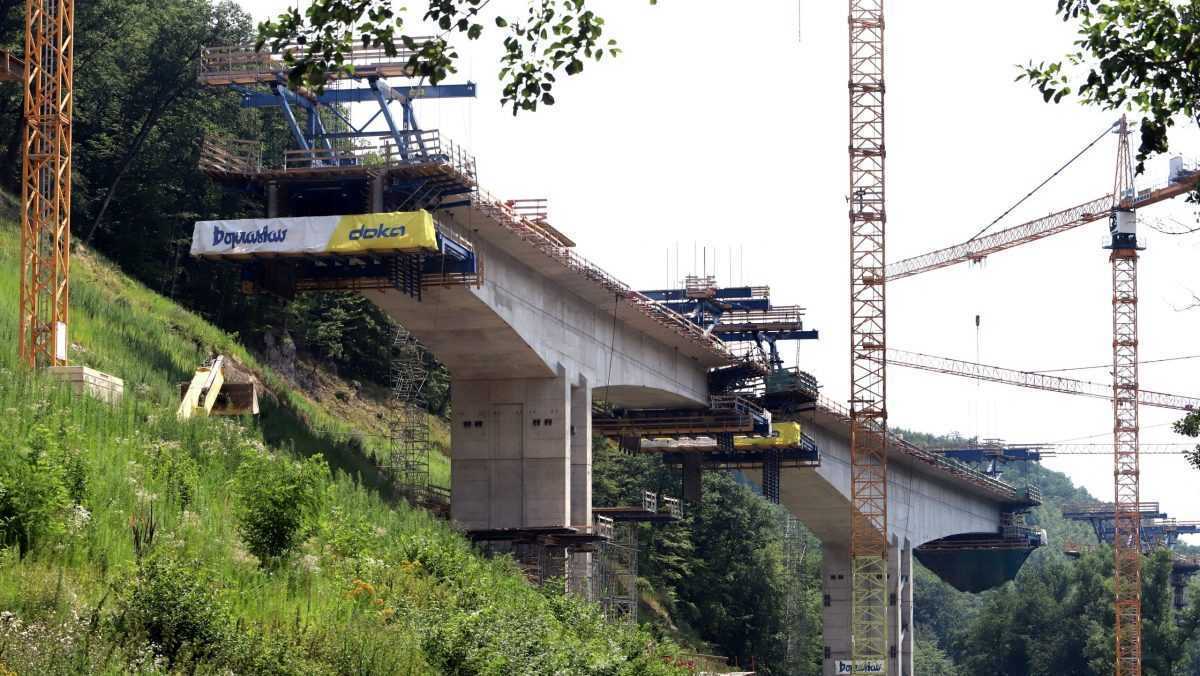 Diaľničné prepojenie Bratislavy a Košíc je o malý krok bližšie - Správy STVR