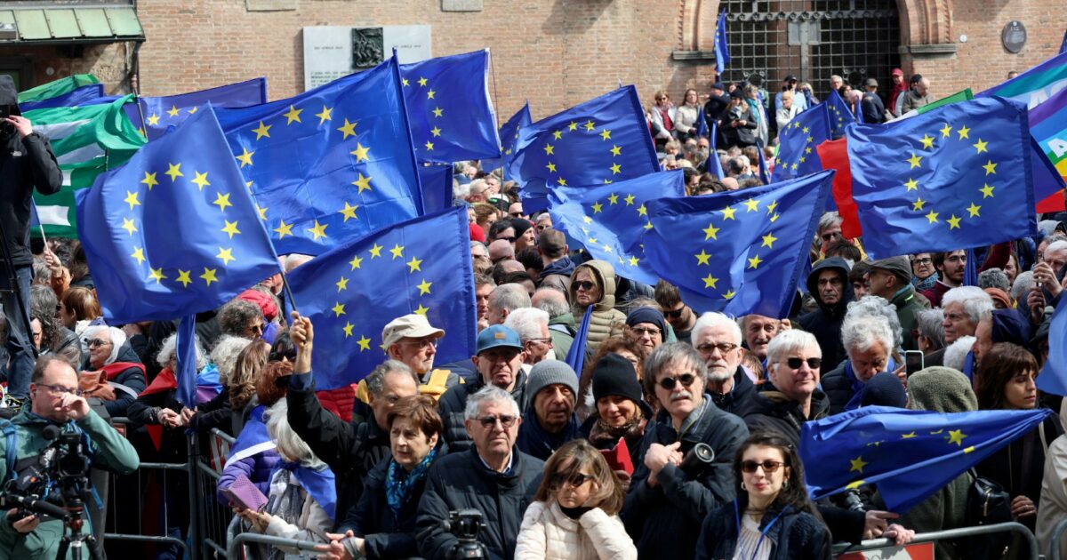 La vera setta è quella europeista: guai a criticare il sogno dell'Ue! - Il Fatto Quotidiano