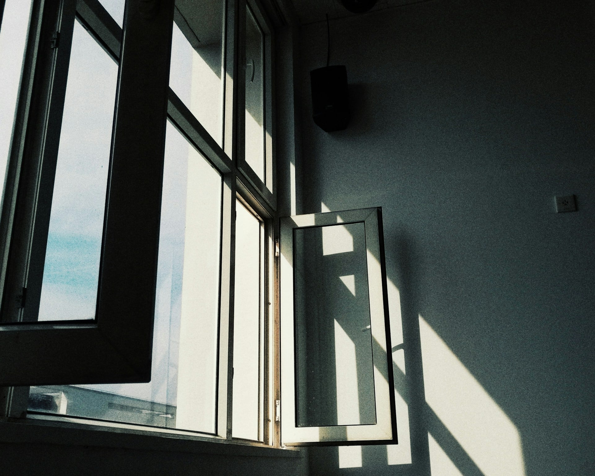 The Blogs: The Sky from the Classroom Window on 18 Margolin St. | Aviva Frankenthal | The Times of Israel