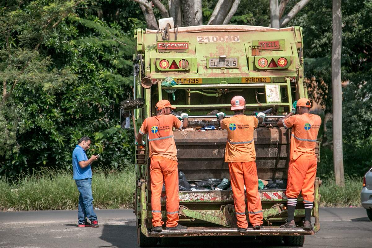 Global Garbage Man Day | Holiday | Checkiday.com
