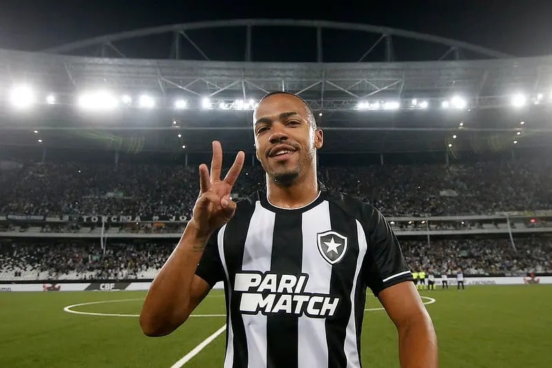 Marlon Freitas destaca preparação do Botafogo para a Supercopa Rei - Gazeta Esportiva