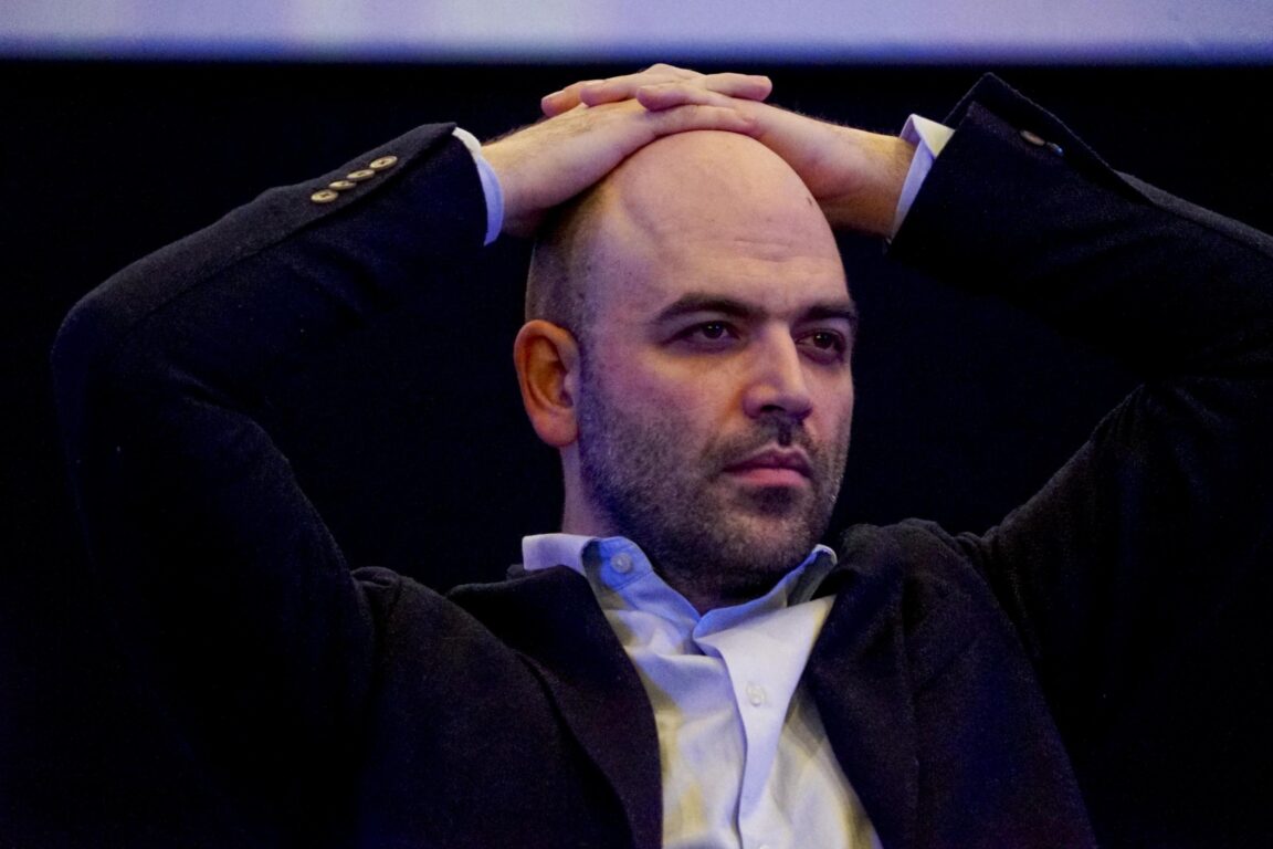 Campania, Saviano dopo l’attacco di De Luca: «È un politico finito» - Open