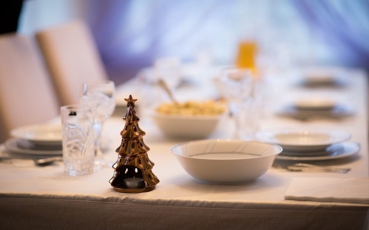 La corsa ai tamponi per un Natale in compagnia. I test rapidi salveranno i pranzi con i parenti? - Open