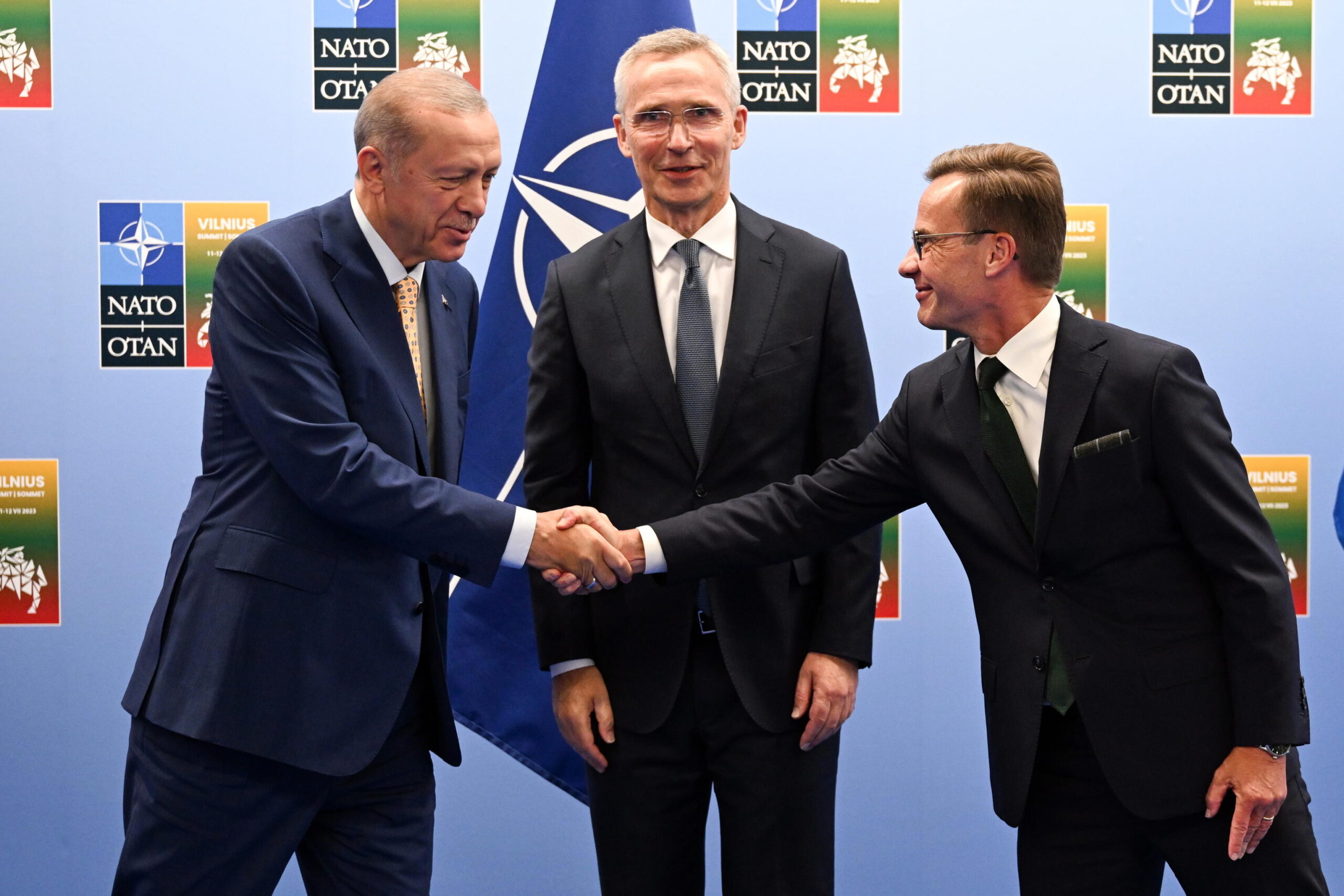 Svezia nella Nato, l'annuncio di Stoltenberg: «Erdogan ha detto sì, presto la Turchia ratificherà l'adesione». I punti dell'accordo - Open