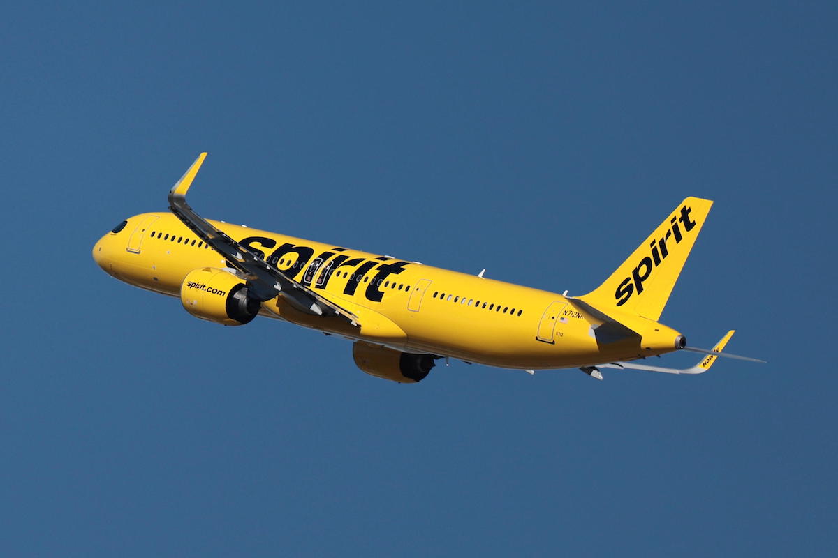 Spari contro l'aereo diretto ad Haiti, volo costretto a un atterraggio di emergenza: ferito un assistente di volo - Open