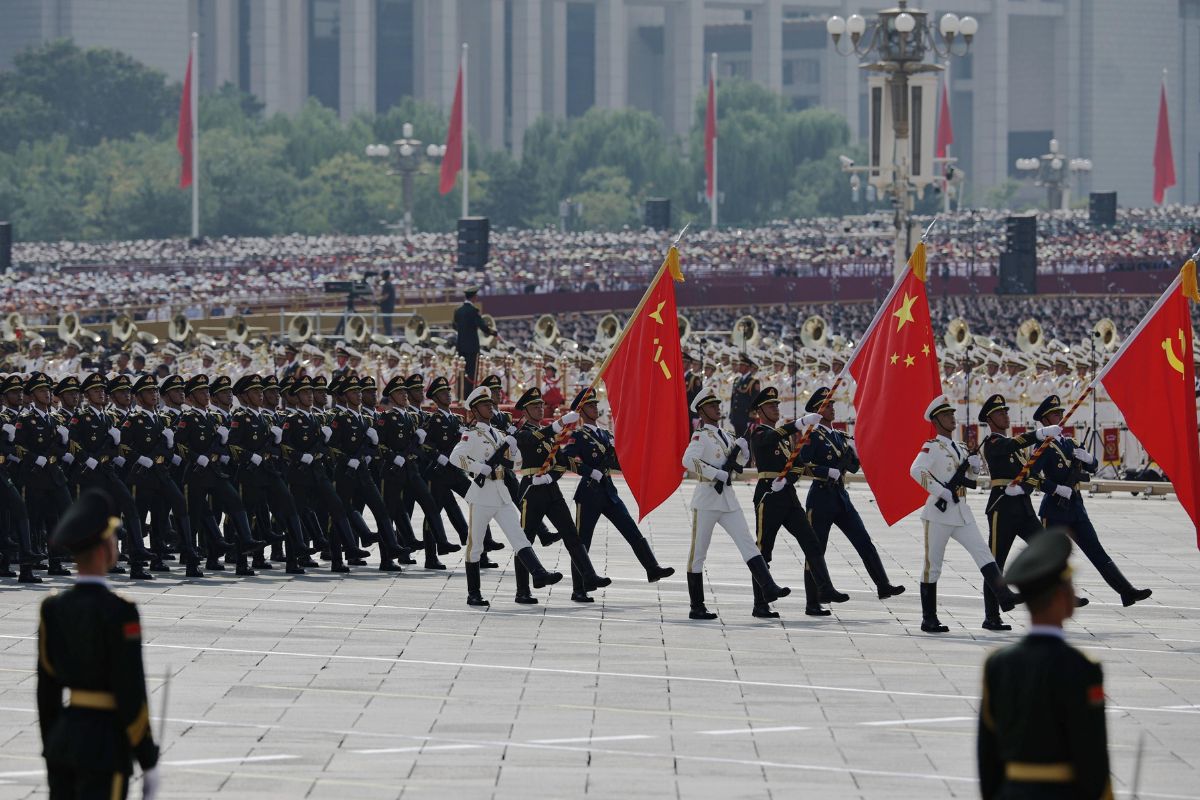 Missili, droni, aeri e carri armati: la Cina fa sfoggio della sua potenza militare alla parata con Putin e Kim Jong-un. Xi Jinping: «Noi inarrestabili» - Le foto - Pagina 10 di 10 - Open