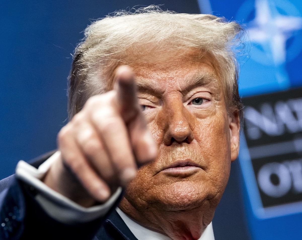 «Galera, anzi pena di morte!». Trump fuori di sé contro i Democratici che hanno invitato i soldati Usa a disobbedire. Cos'è successo - Il video - Open