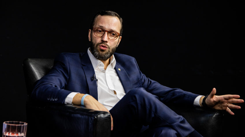 Comissão vai aos EUA para falar de política tarifária, diz deputado