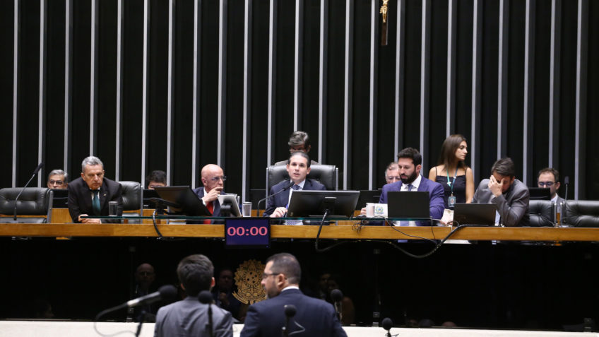 Câmara aprova urgência de projeto para quebrar patente do Mounjaro