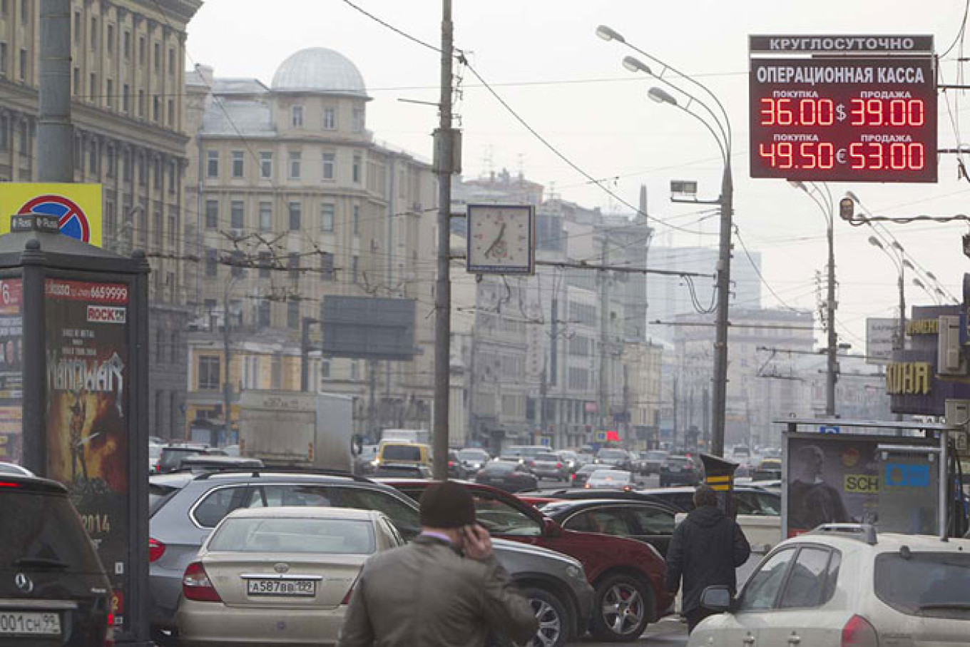 Ruble and Stocks Tumble on Ukraine Turmoil