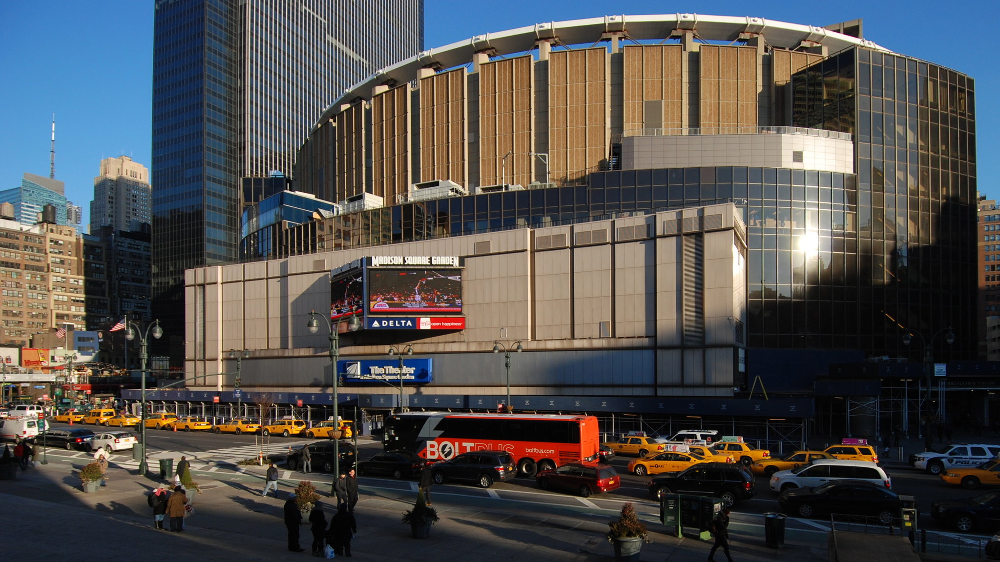 Madison Square Garden, Permit Lapsed, Faces New Pressure - The New York Times