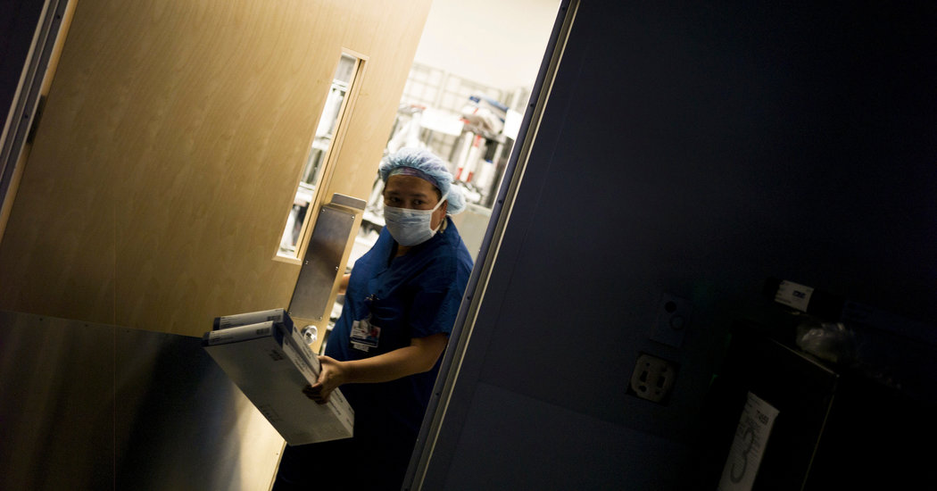 Stubborn Pay Gap Is Found in Nursing - The New York Times