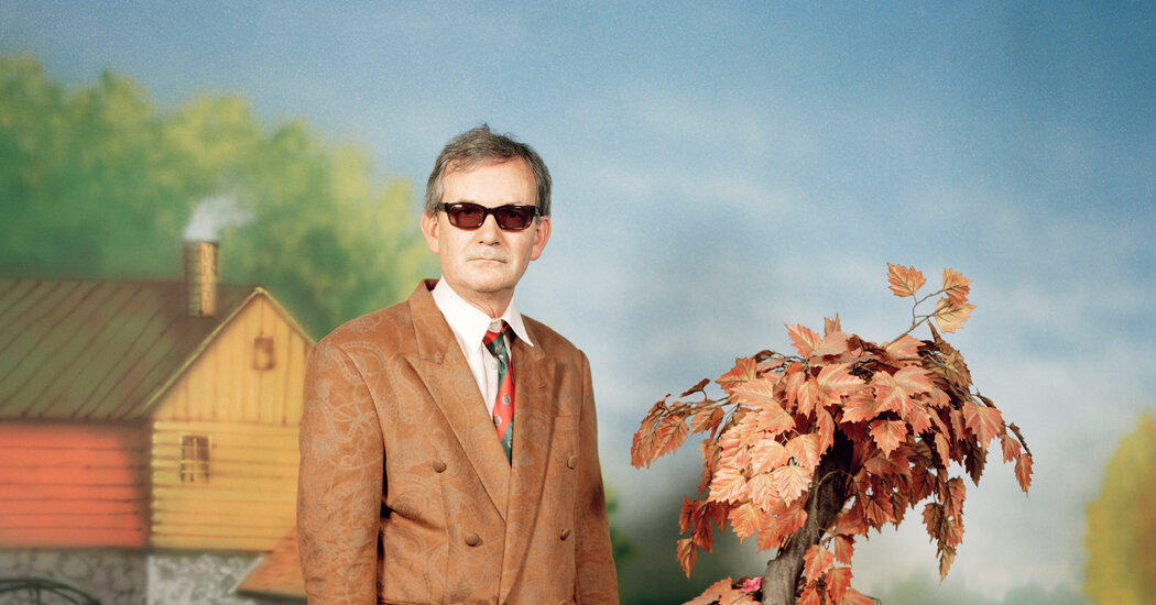 Martin Parr Dies at 73; Photographed Britain’s Unvarnished Quirks - The New York Times