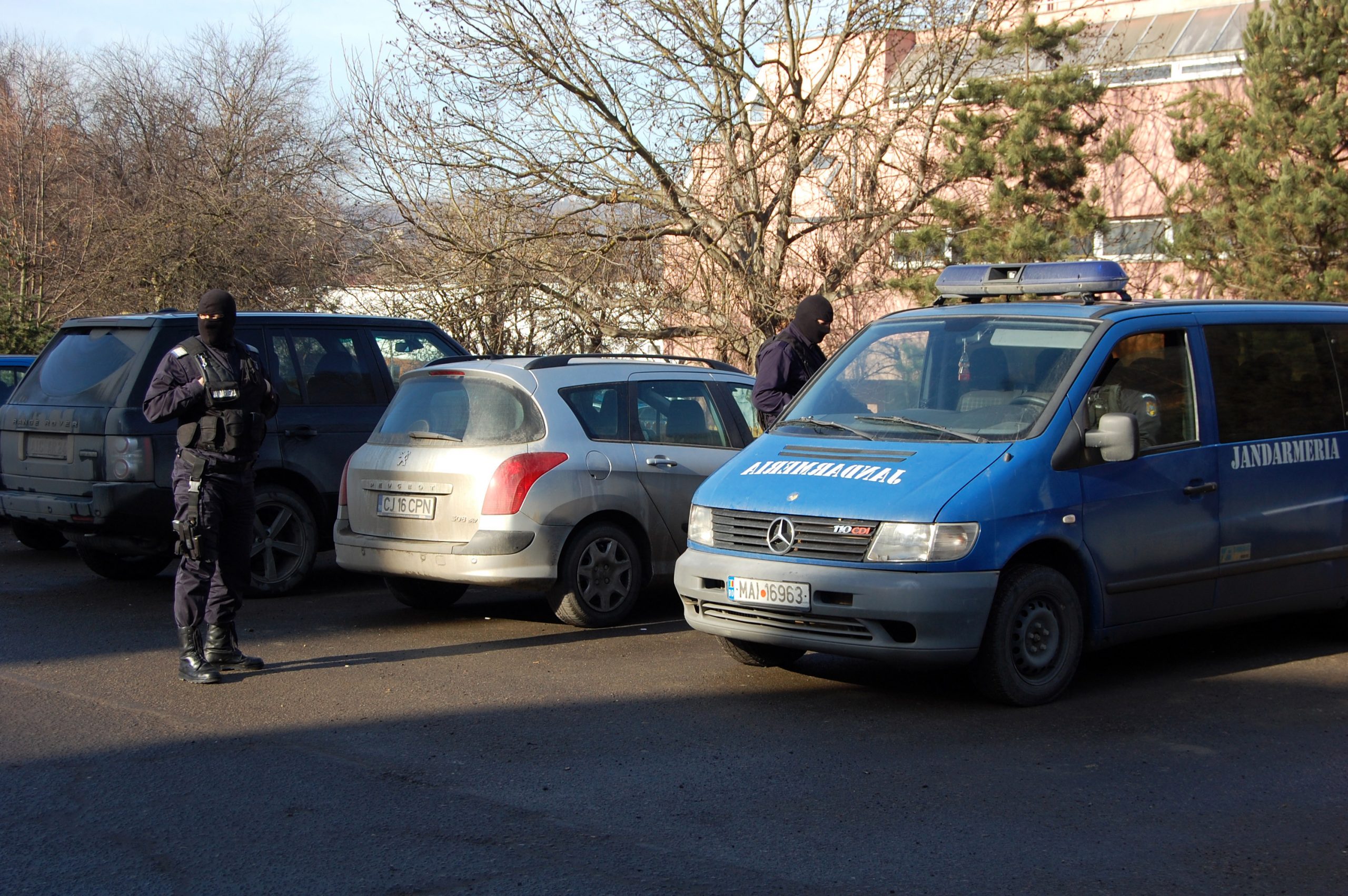 Percheziții DIICOT La Frații Andrew și Tristan Tate, Acuzați Că Au Sechestrat Două Fete. Cei Doi Au Fost Reținuți | Libertatea