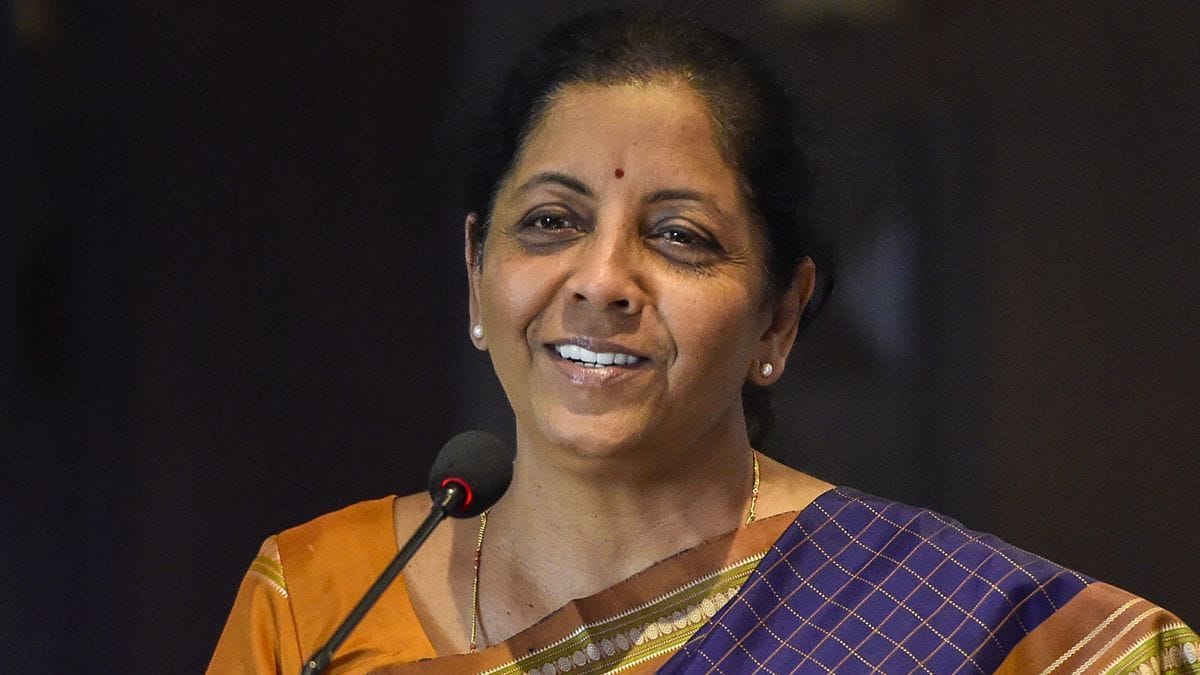 Nirmala Sitharaman 'forgot' her own political family while she attacked Rahul's dynasty