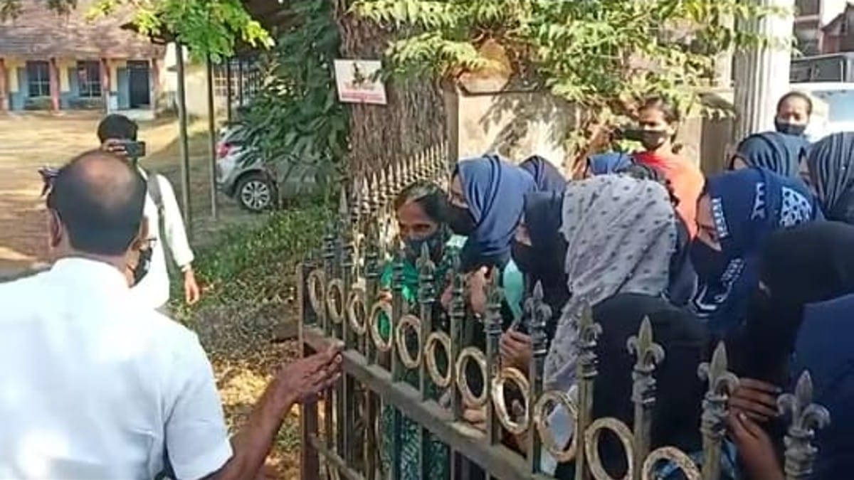 2nd Karnataka college shuts gates on students over hijab, protests spread to more institutions