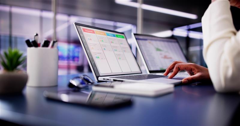 How tax professionals integrate AI into daily workflows