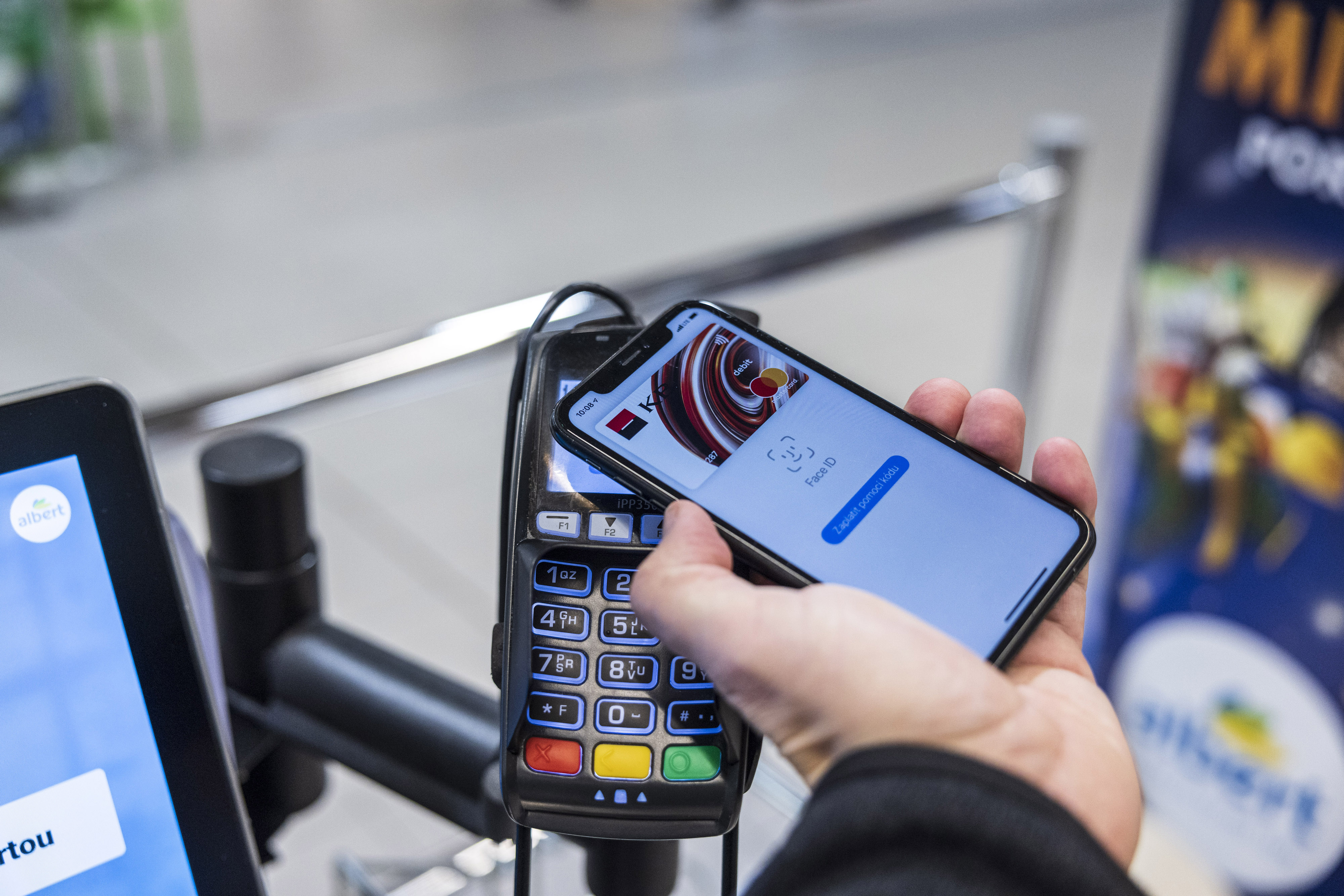 Apple will reportedly allow iPhones to accept contactless payments | TechCrunch