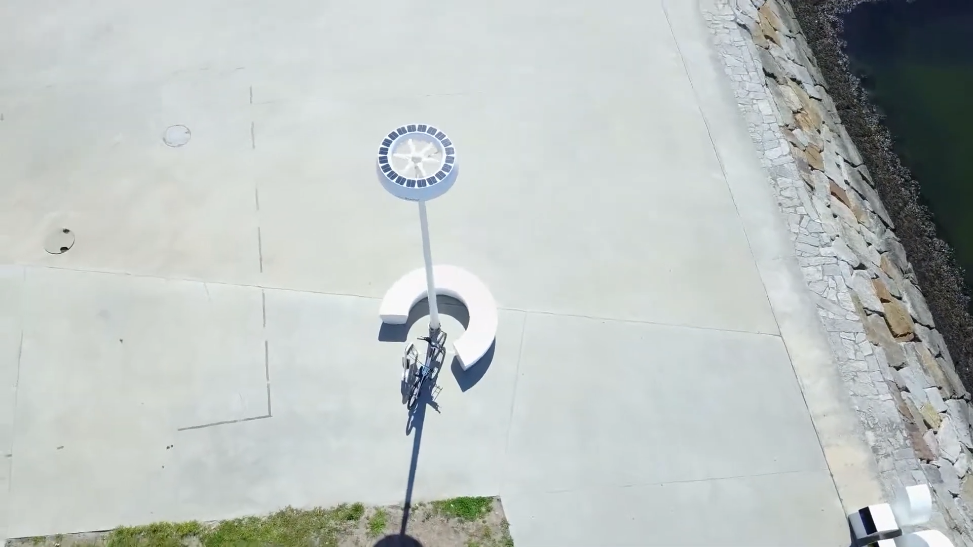 Tech Odyssey Series: How Omniflow is rethinking streetlights with EV charging, connectivity, and clean energy · TechNode
