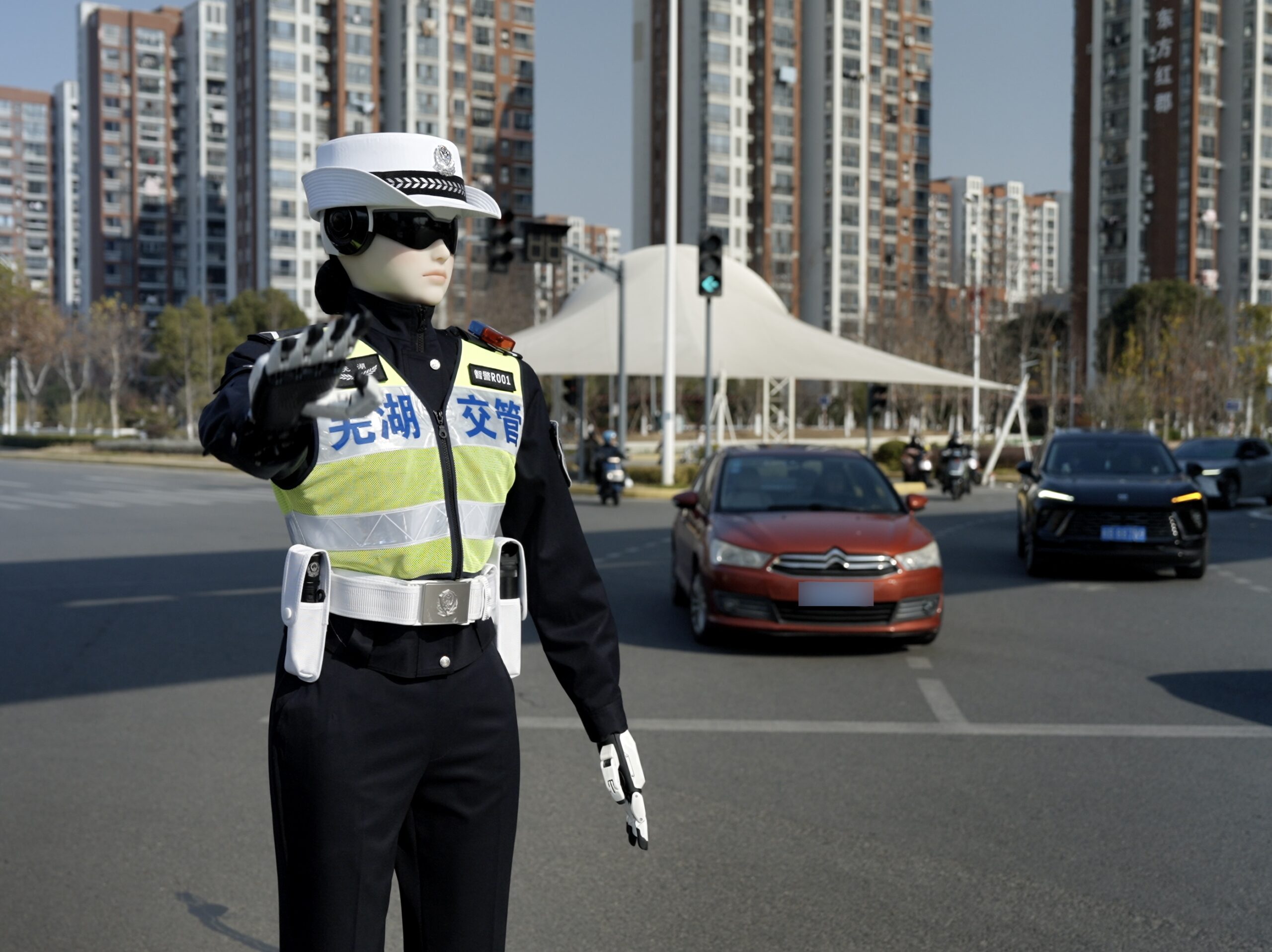 Polițiștii din intersecții, specie pe cale de dispariție în China