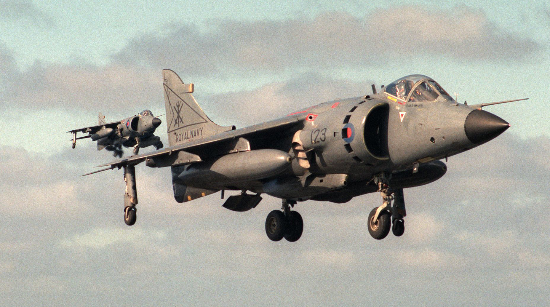 Harrier: The Story Of The "Jump Jet" That Helped Margaret Thatcher Win The Falklands War - The Aviationist