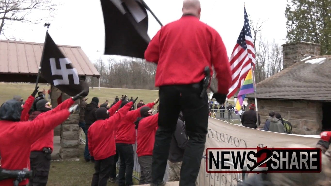 Armed Nazis, white supremacists swarm LGBTQ+ drag event in Wadsworth, Ohio – The Buckeye Flame
