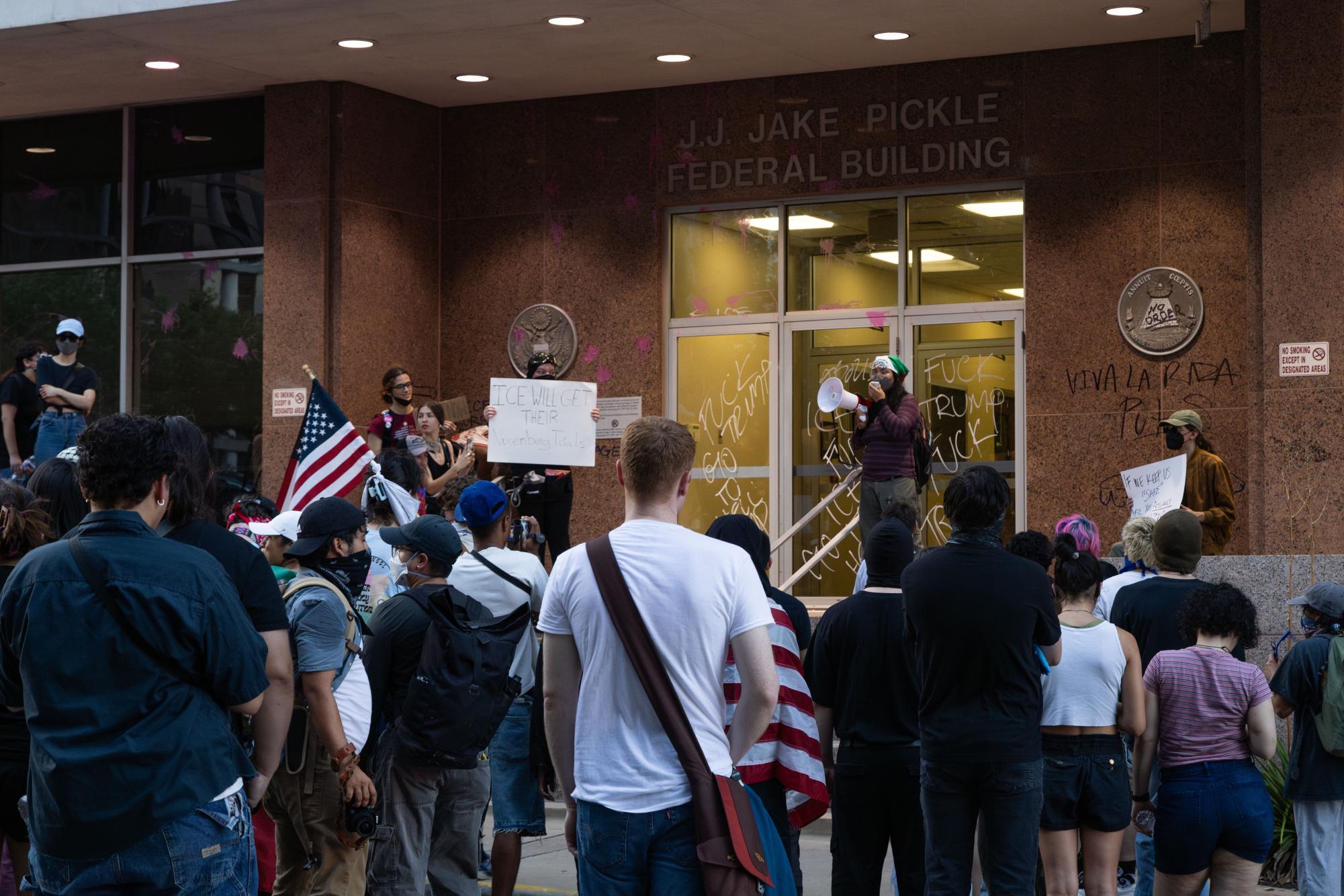 Multiple people arrested in LA solidarity protest against ongoing immigration enforcement – The Daily Texan