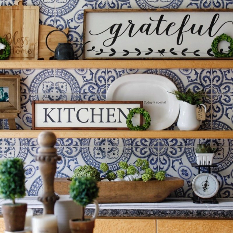 How to Embrace Wallpaper | The Hottest Decor Trend