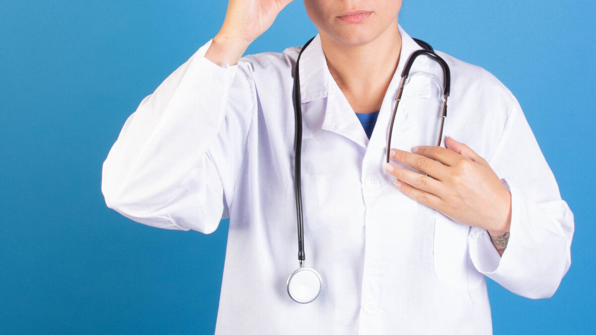 Med School Students Are Being Forced To Get The Covid Booster