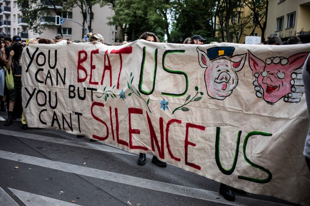 The show must go on – The Left Berlin