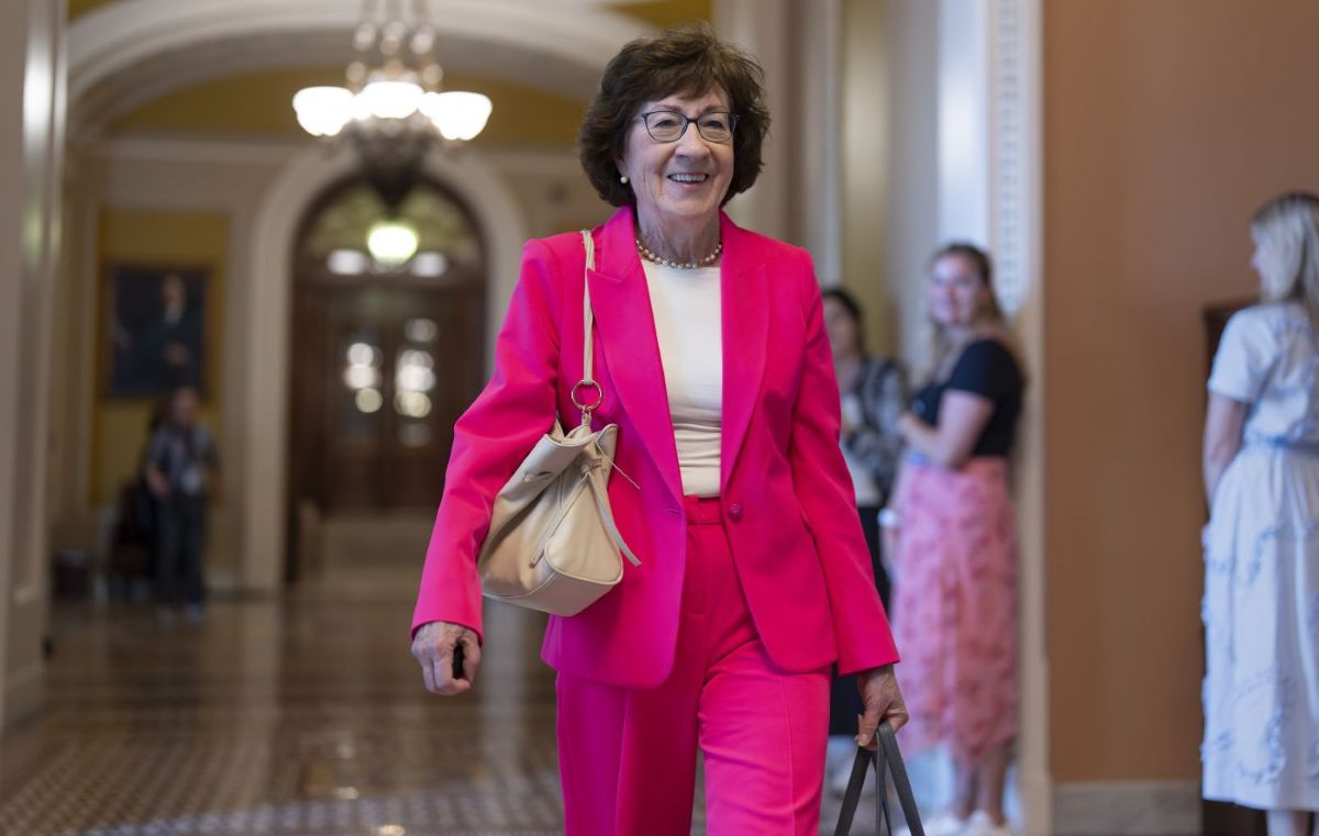 Collins says federal workers should get back pay after shutdown