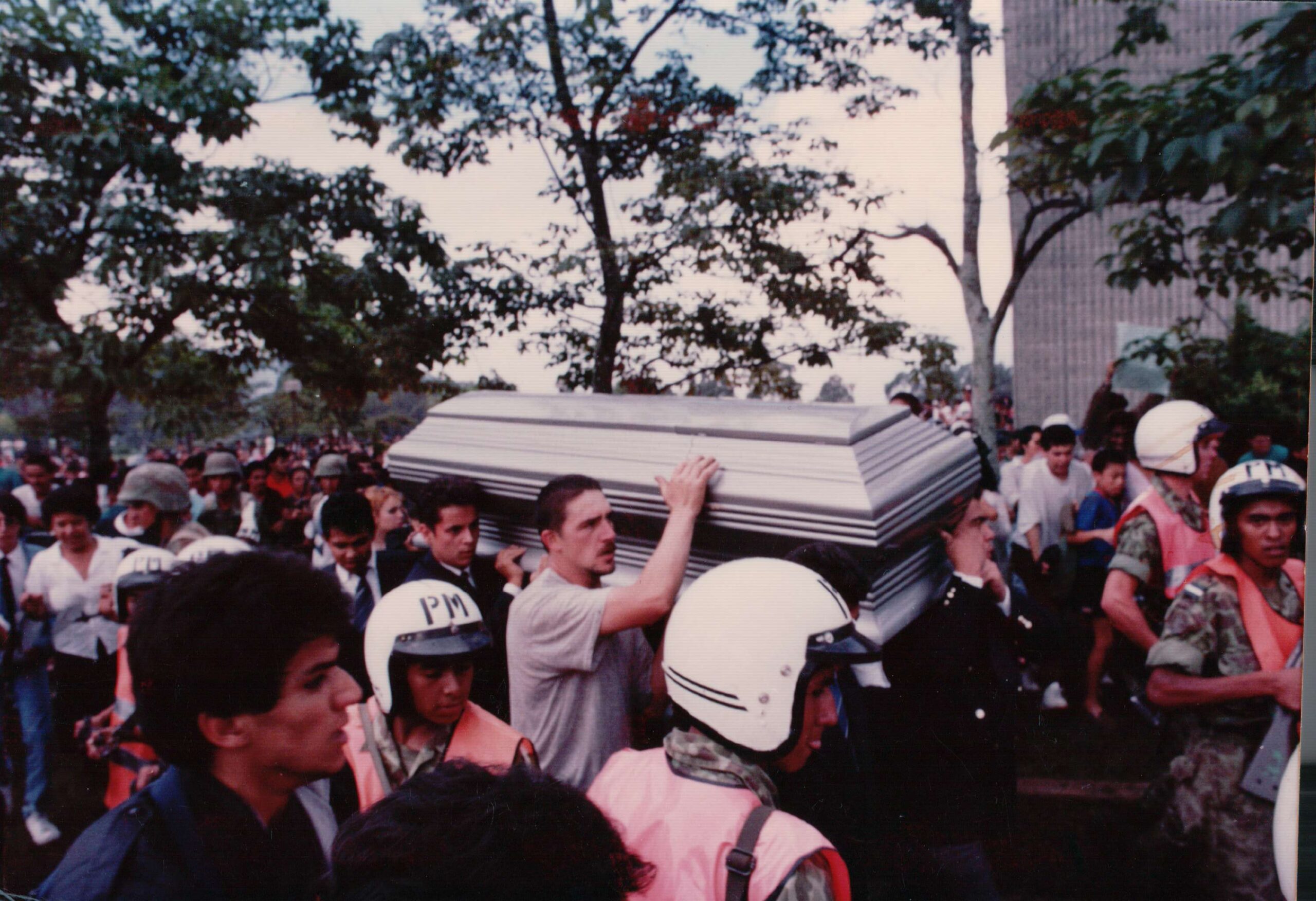 Colombian drug lord Pablo Escobar killed 30 years ago this month - The Mob Museum