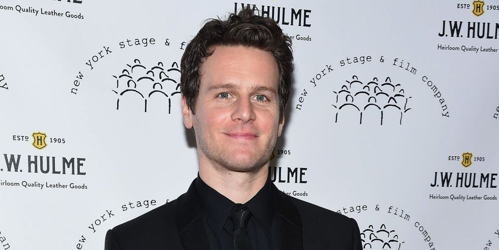 Is Jonathan Groff married? Details on his love life and sexuality - TheNetline