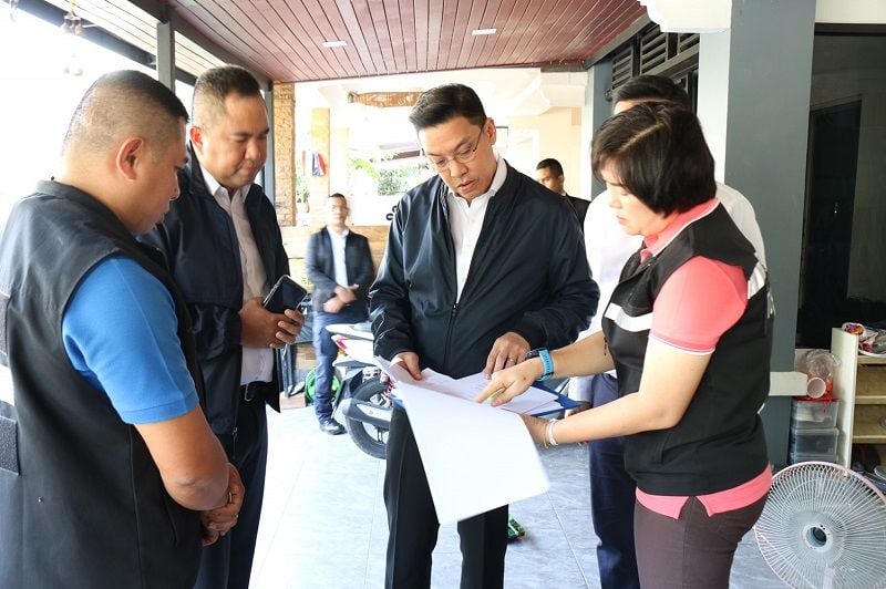Two Thais arrested for spreading fake coronavirus news | Thaiger