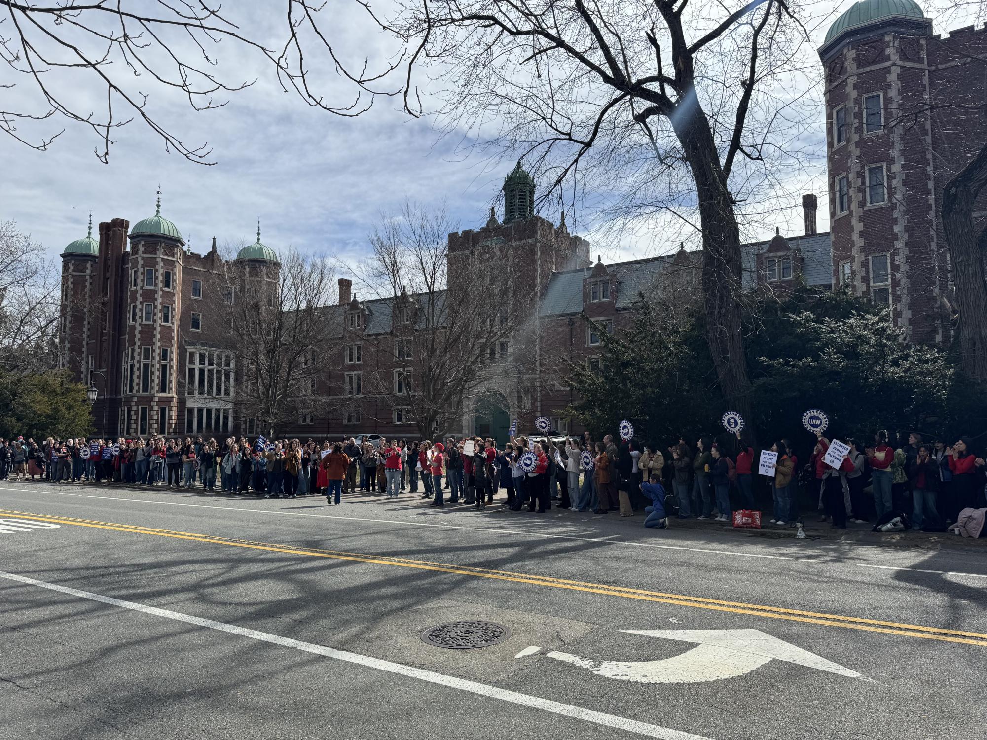 Students and Union members stand With WOAW at campus rally – The Wellesley News