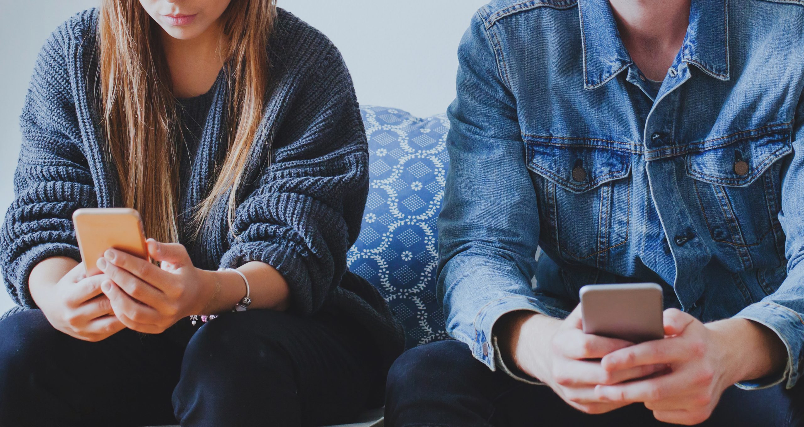 Phubbing: Does Having a Phone Out Make Someone Feel Snubbed? - UConn Today