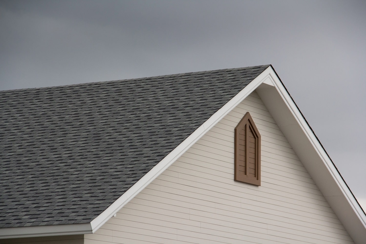 Metal Roof vs Shingles: Which Is Better? (2026) | Today's Homeowner